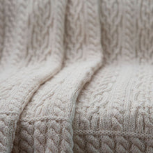 Load image into Gallery viewer, Cable Knit Aran Throw