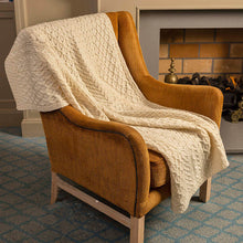 Load image into Gallery viewer, Honeycomb Irish Aran Throw
