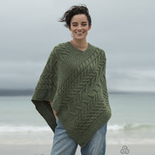 Load image into Gallery viewer, Traditional Irish Women's Supersoft Poncho