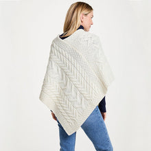 Load image into Gallery viewer, Traditional Irish Women's Supersoft Poncho