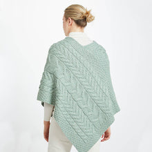 Load image into Gallery viewer, Traditional Irish Women's Supersoft Poncho