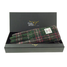 Load image into Gallery viewer, Harris Tweed Tartan Gloves