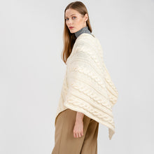 Load image into Gallery viewer, Women's V-Shaped Irish Chunky Cable Poncho