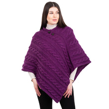 Load image into Gallery viewer, Women's V-Shaped Irish Chunky Cable Poncho