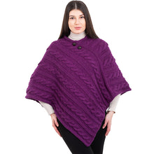 Load image into Gallery viewer, Women's V-Shaped Irish Chunky Cable Poncho