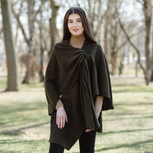 Load image into Gallery viewer, Ladies Lightweight Fine Lambswool Irish Shawl