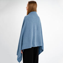 Load image into Gallery viewer, Women's Lambswool Aran Ribbed Shawl
