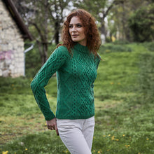 Load image into Gallery viewer, Women's Wool Cable Knit Aran Sweater