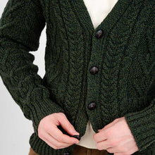 Load image into Gallery viewer, Traditional Men's V Neck Irish Cardigan