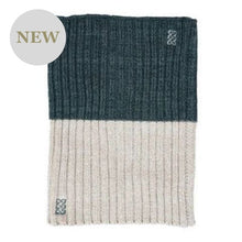 Load image into Gallery viewer, Sustainable Celtic Knot Knit Snood -Green