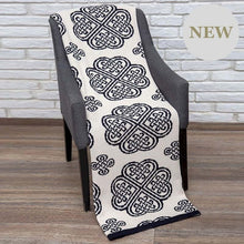 Load image into Gallery viewer, Celtic Spiral Knit Wool Throw