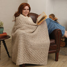 Load image into Gallery viewer, Carraig Donn Traditional Irish Bed Blanket B888 TaraIrishClothing.com