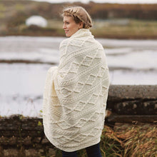 Load image into Gallery viewer, Diamond Stitch Irish Traditional Blanket
