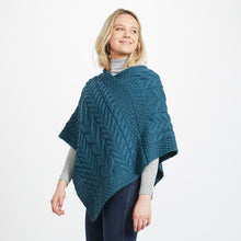 Load image into Gallery viewer, Traditional Irish Women&#39;s Supersoft Poncho
