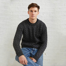 Load image into Gallery viewer, Men&#39;s Merino Wool Heavyweight Cable Knit Sweater

