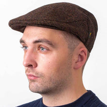 Load image into Gallery viewer, Traditional Men&#39;s Irish Wool Driving Cap
