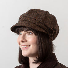 Load image into Gallery viewer, Women&#39;s Tweed Newsboy Hat with Rose
