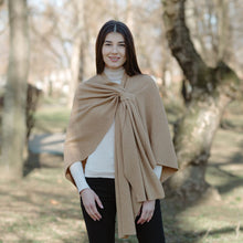 Load image into Gallery viewer, Ladies Lightweight Fine Lambswool Irish Shawl

