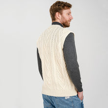 Load image into Gallery viewer, Men&#39;s V-Neck Irish Knit Vest
