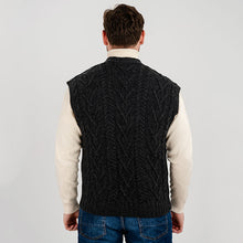 Load image into Gallery viewer, Men&#39;s V-Neck Irish Knit Vest
