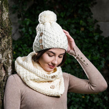 Load image into Gallery viewer, Irish Buttons Merino Wool Hat
